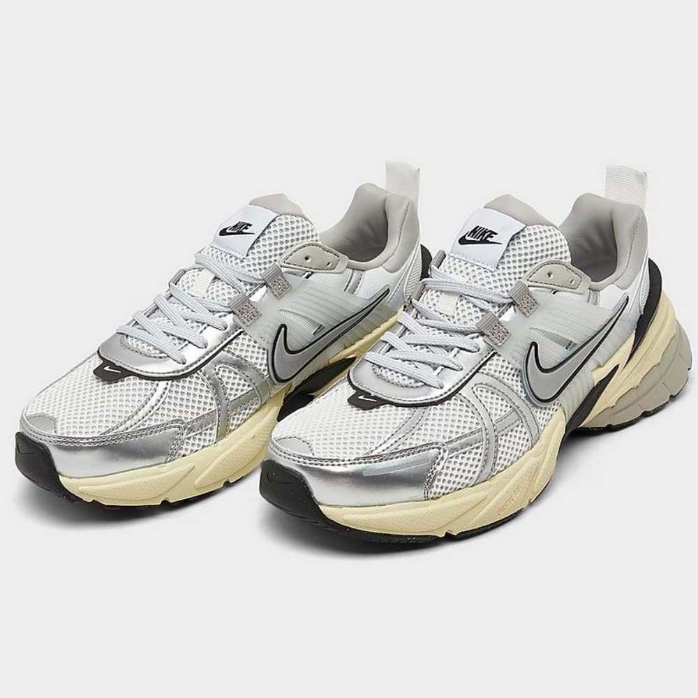 Nike V2K Runtekk size 9